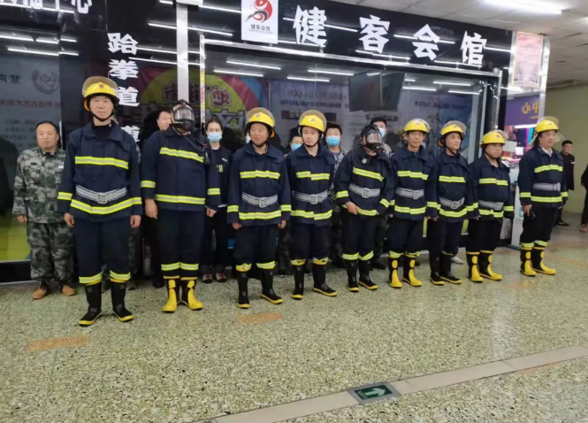 居安思危，防患未“燃”——人生就是博商业开展消防应急逃生演练(图4)