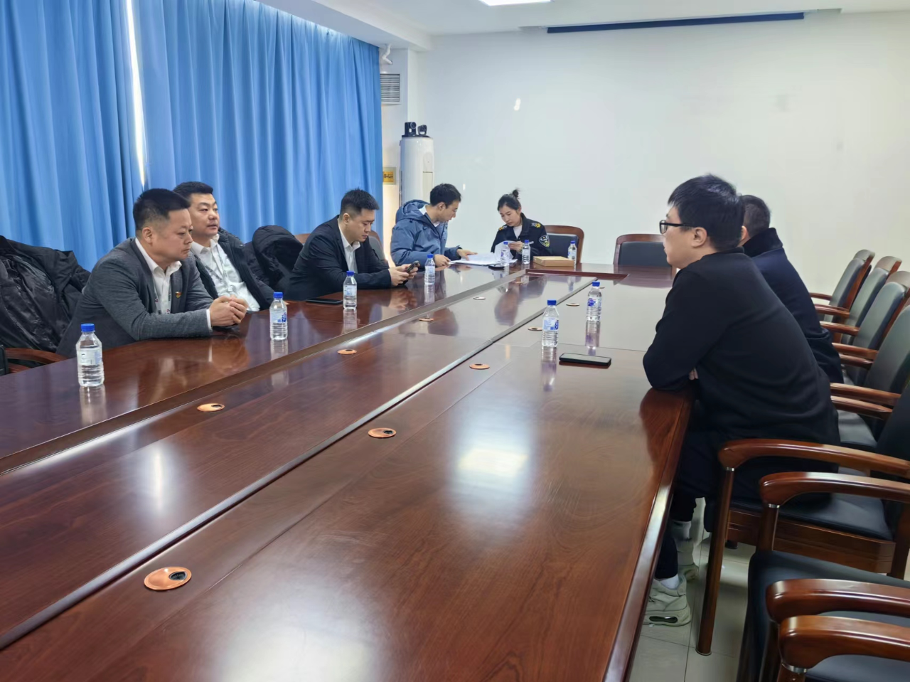 驰而不息纠“四风” 风清气正过佳节——人生就是博集团纪委开展节前纠“四风”监督检查工作